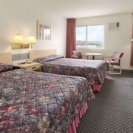 Ramada Limited Dawson Creek Quarto foto